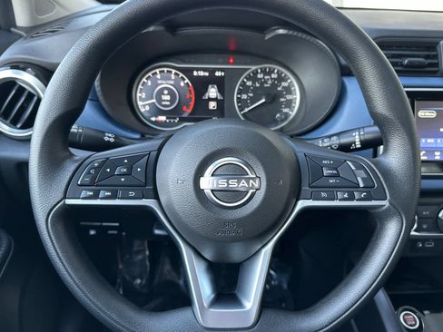 New 2025 Nissan Versa SV w/ Trunk Package image 22