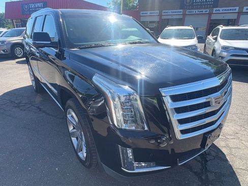 Used 2016 Cadillac Escalade Premium AWD/4WD image 3