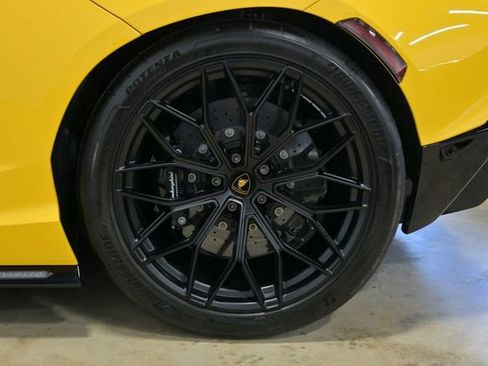 Used 2024 Lamborghini Revuelto image 10