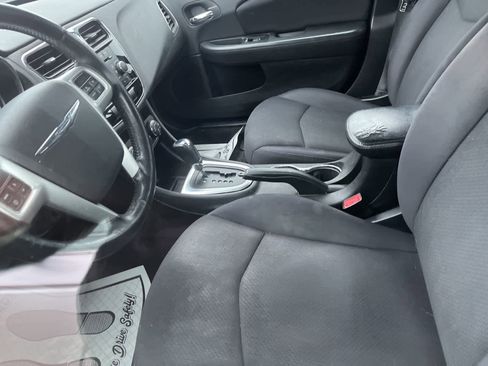 Used 2013 Chrysler 200 Touring image 28