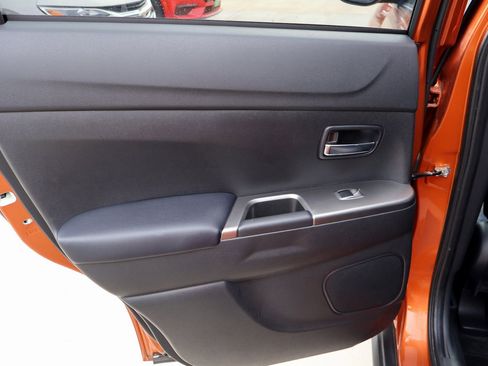 Used 2024 Mitsubishi Outlander Sport SE image 16