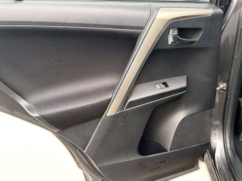 Used 2014 Toyota RAV4 XLE FWD image 29