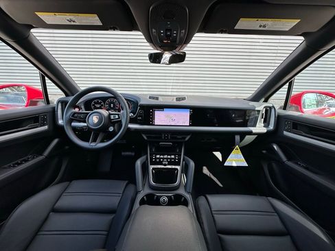 Used 2026 Porsche Cayenne image 6