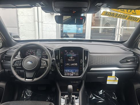 Certified 2025 Subaru Forester Premium AWD/4WD image 27