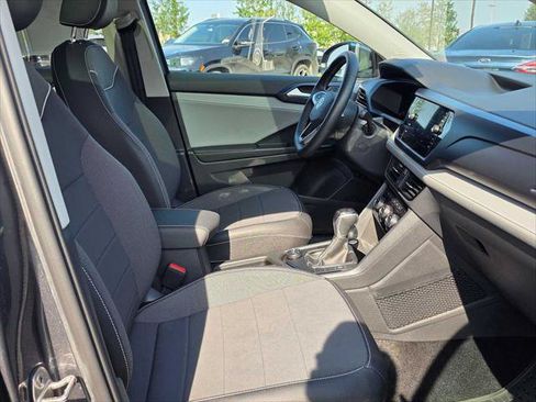 Used 2024 Volkswagen Taos SE AWD/4WD image 11
