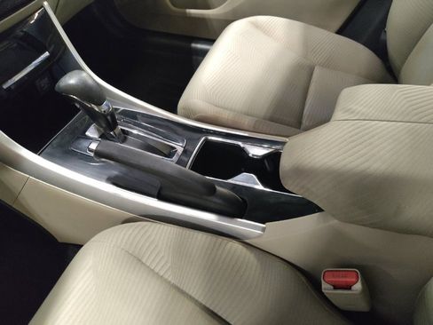 Used 2016 Honda Accord LX image 26