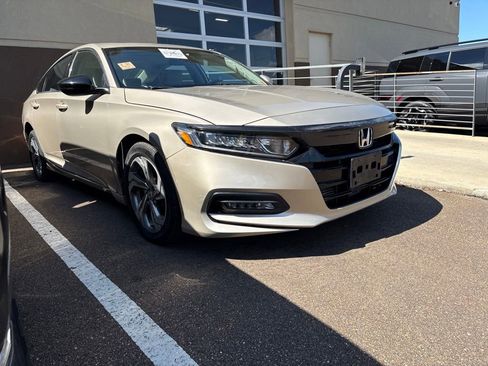 Used 2018 Honda Accord EX image 3