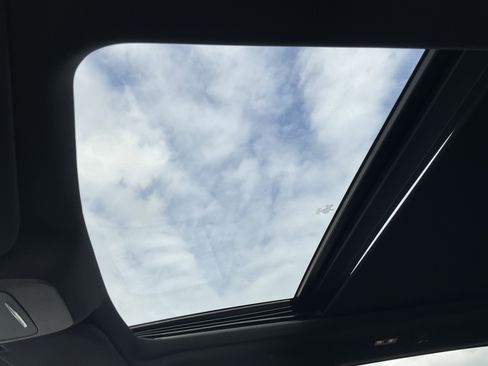 Used 2023 Ford F150 Lariat w/ Equipment Group 502A High image 36