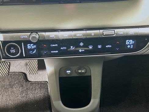 Used 2024 Hyundai Ioniq 5 SEL RWD image 24