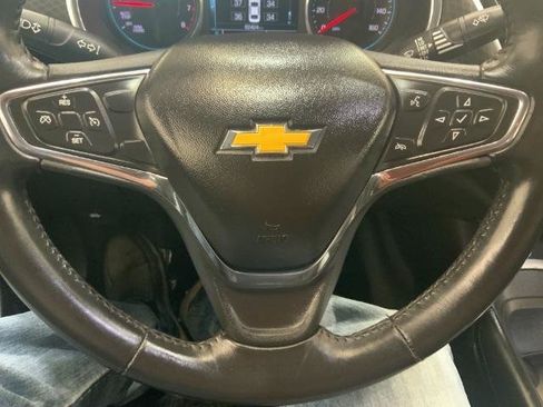 Used 2017 Chevrolet Malibu LT FWD image 21