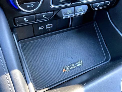 Used 2022 Chevrolet Tahoe LT w/ Luxury Package image 32