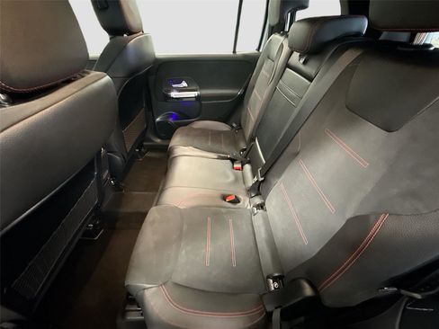 Used 2023 Mercedes-Benz GLB 250 image 25