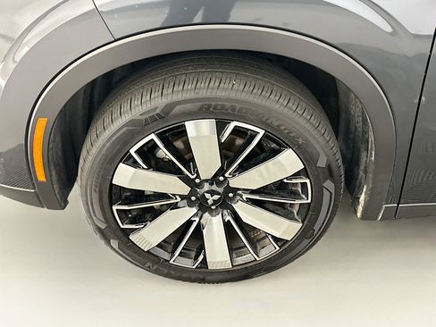 Used 2025 Mitsubishi Outlander SE image 11