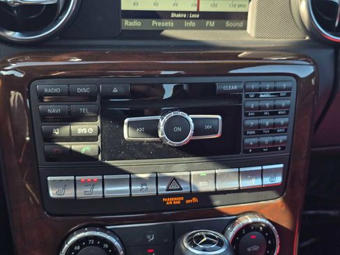 Used 2014 Mercedes-Benz SLK 350 image 23