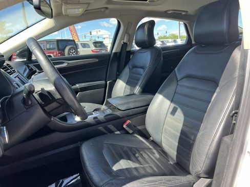 Certified 2017 Ford Fusion SE FWD image 21