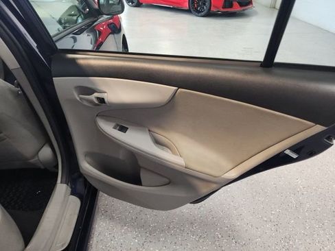 Used 2013 Toyota Corolla L FWD image 15