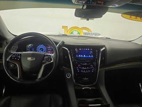 Used 2017 Cadillac Escalade ESV Luxury image 14