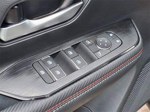 New 2025 Nissan Kicks SR image 9