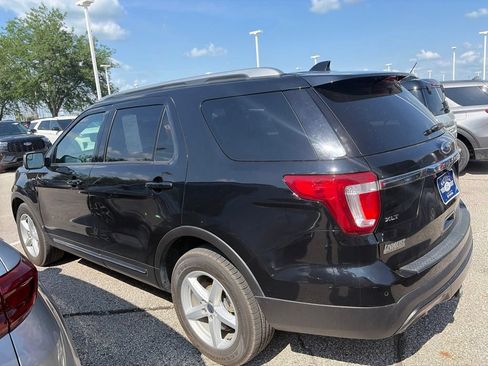 Used 2016 Ford Explorer XLT w/ Equipment Group 202A AWD/4WD image 2