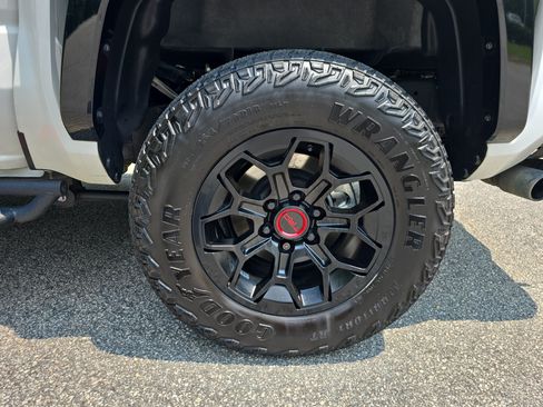Certified 2025 Toyota Tacoma TRD Pro AWD/4WD image 35