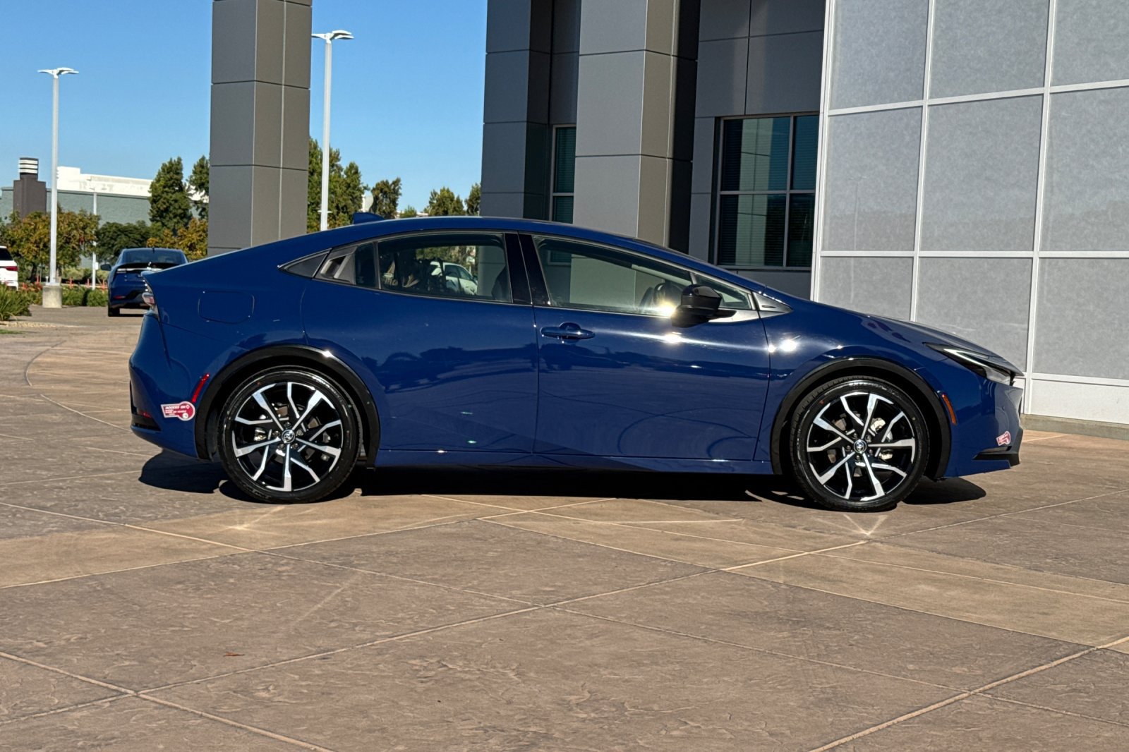Used 2024 Toyota Prius Prime FWD image 3