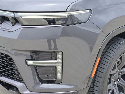 New 2026 Jeep Grand Wagoneer 4WD image 7