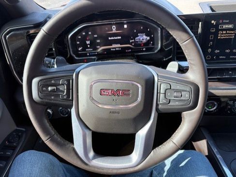 Used 2023 GMC Sierra 1500 SLT image 10