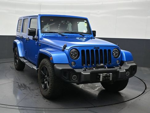 Used 2014 Jeep Wrangler Unlimited Sahara AWD/4WD image 8