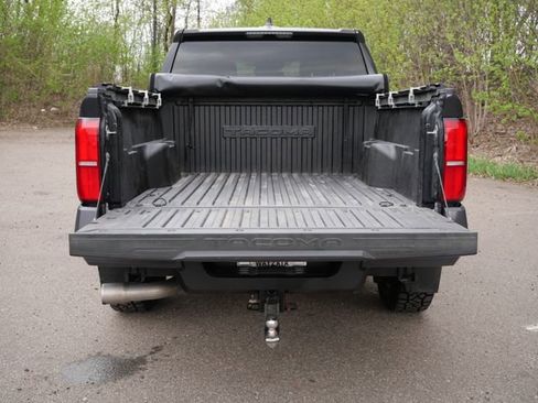 Used 2024 Toyota Tacoma SR5 AWD/4WD image 28