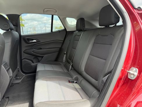 Used 2024 Chevrolet Trax LT w/ LT Convenience Package FWD image 27