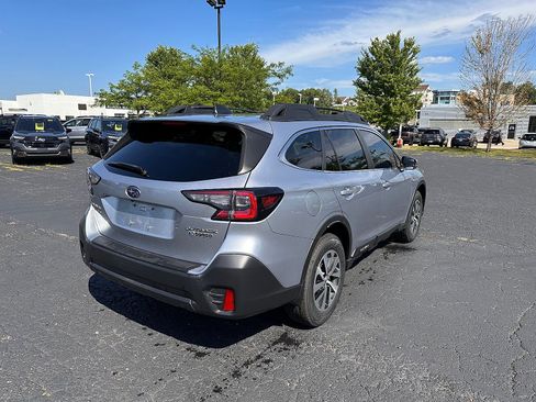 Used 2020 Subaru Outback Premium w/ Popular Package #1 AWD/4WD image 3