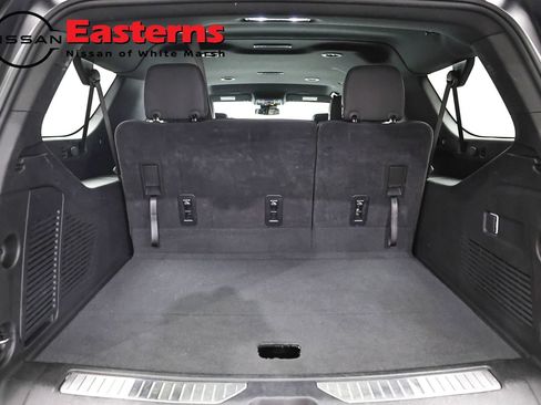 Used 2025 Chevrolet Suburban Z71 AWD/4WD image 9