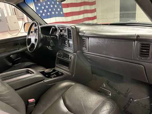 Used 2003 Chevrolet Silverado 1500 SS AWD/4WD image 24