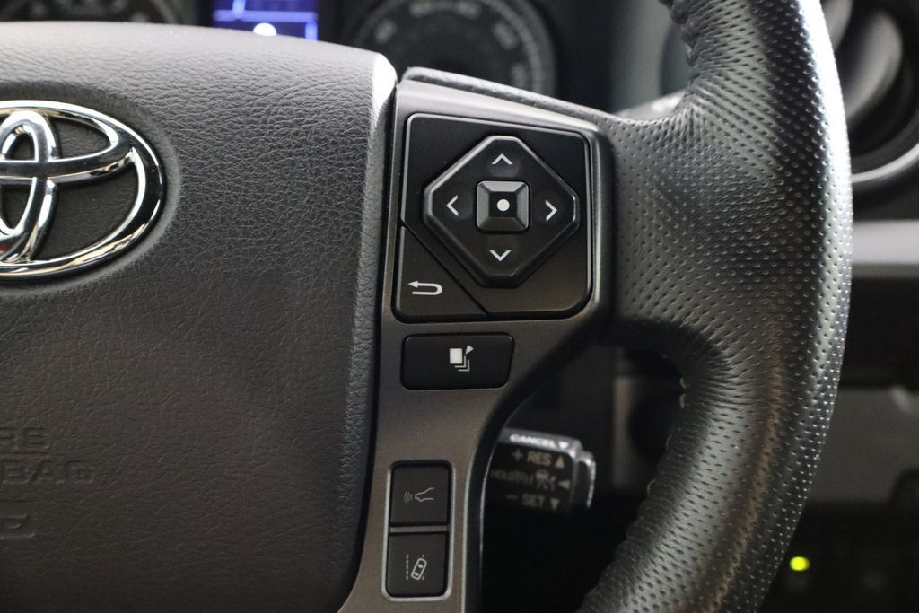 Used 2022 Toyota Tacoma TRD Sport w/ Technology Package RWD image 23