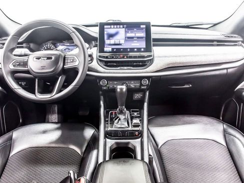 Used 2023 Jeep Compass Latitude image 23