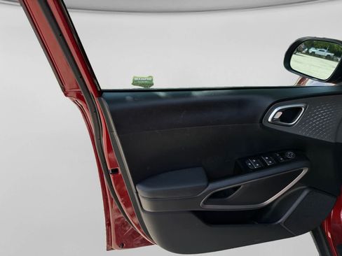 Used 2025 Kia Soul S FWD image 10