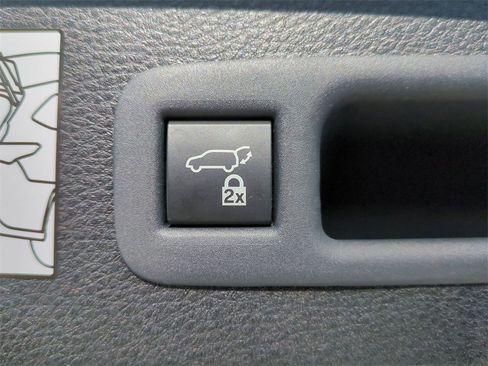 Certified 2024 Toyota Sienna XLE w/ XLE Plus Package image 24