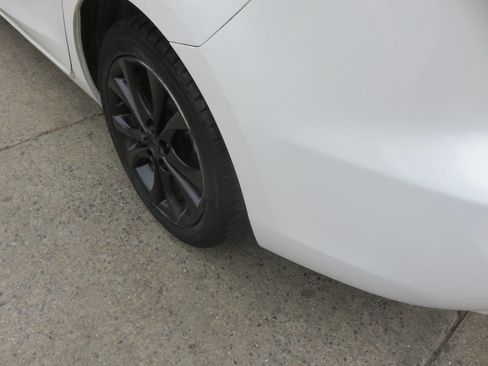 Used 2011 MAZDA MAZDA3 s Sport w/ Tech Pkg FWD image 29