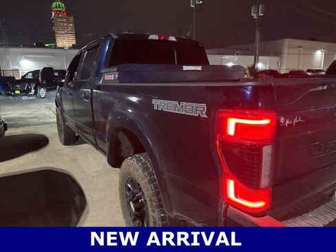 Used 2022 Ford F250 Lariat w/ Tremor Off-Road Package image 4