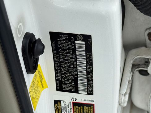 Used 2011 Toyota Camry XLE image 20