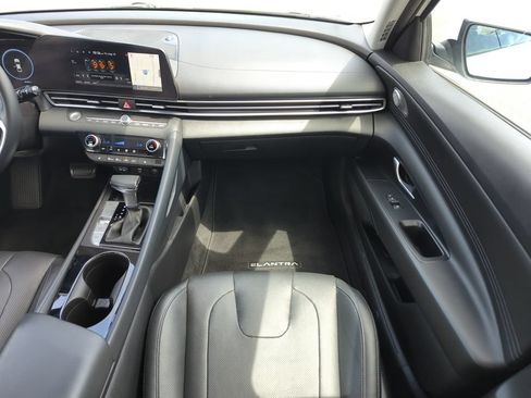 Used 2023 Hyundai Elantra Limited FWD image 16