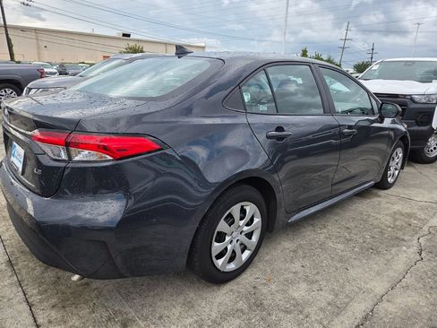 Used 2025 Toyota Corolla LE FWD image 4