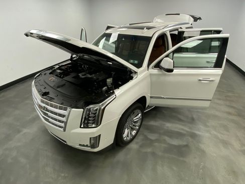 Used 2017 Cadillac Escalade Luxury w/ LPO, Radiant Package AWD/4WD image 49