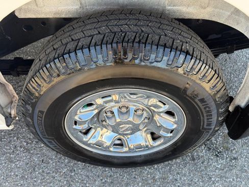 Used 2019 Nissan NV 3500 SL w/ Back Door Glass Package image 53