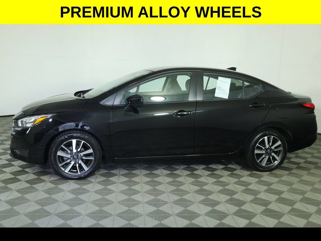 Used 2025 Nissan Versa SV FWD image 5