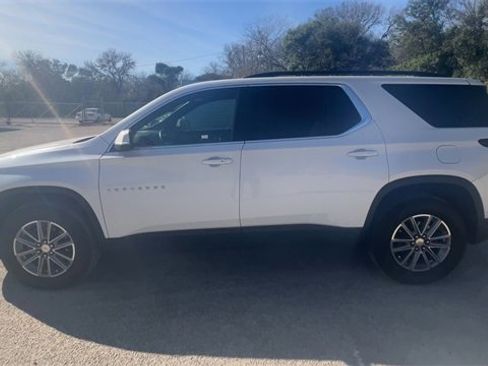 Used 2022 Chevrolet Traverse LT image 5