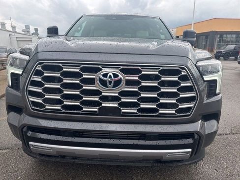 Used 2023 Toyota Sequoia Capstone AWD/4WD image 10