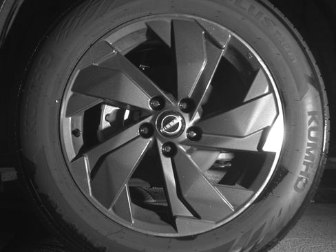 Used 2025 Nissan Rogue SV image 12