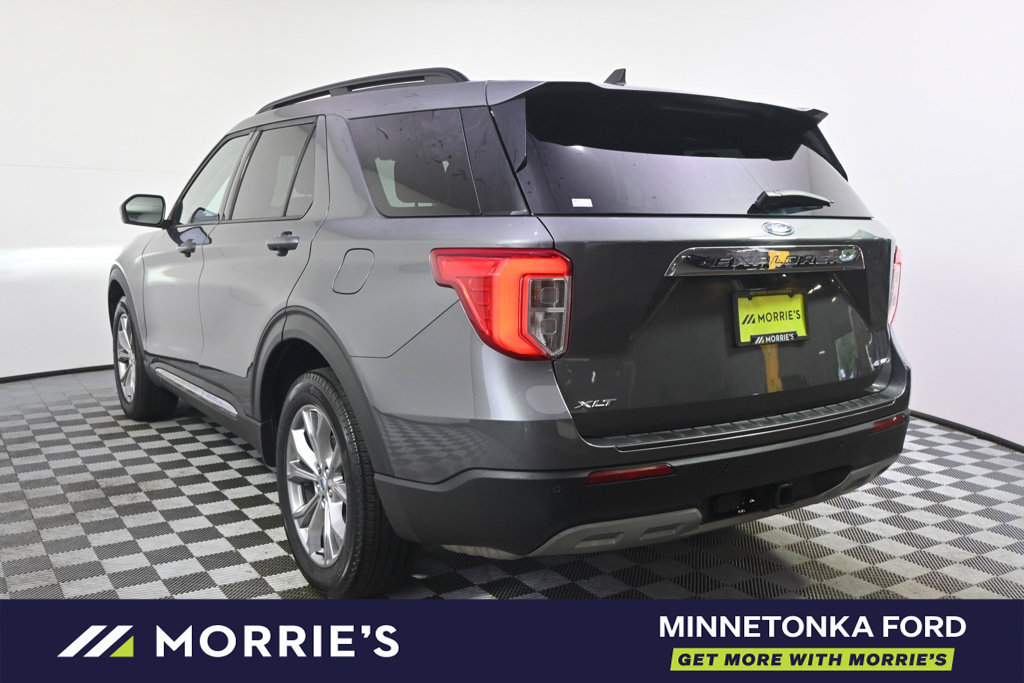 Used 2024 Ford Explorer XLT w/ Equipment Group 202A AWD/4WD image 4