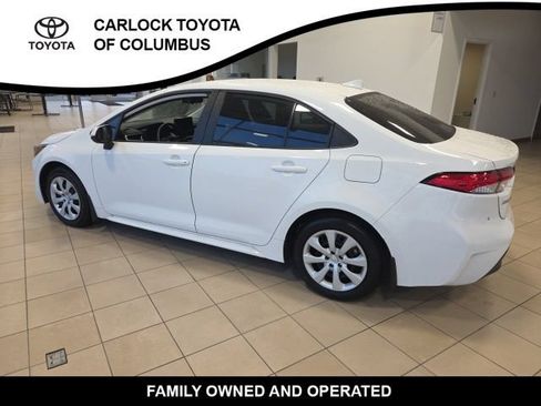 Used 2025 Toyota Corolla LE FWD image 9